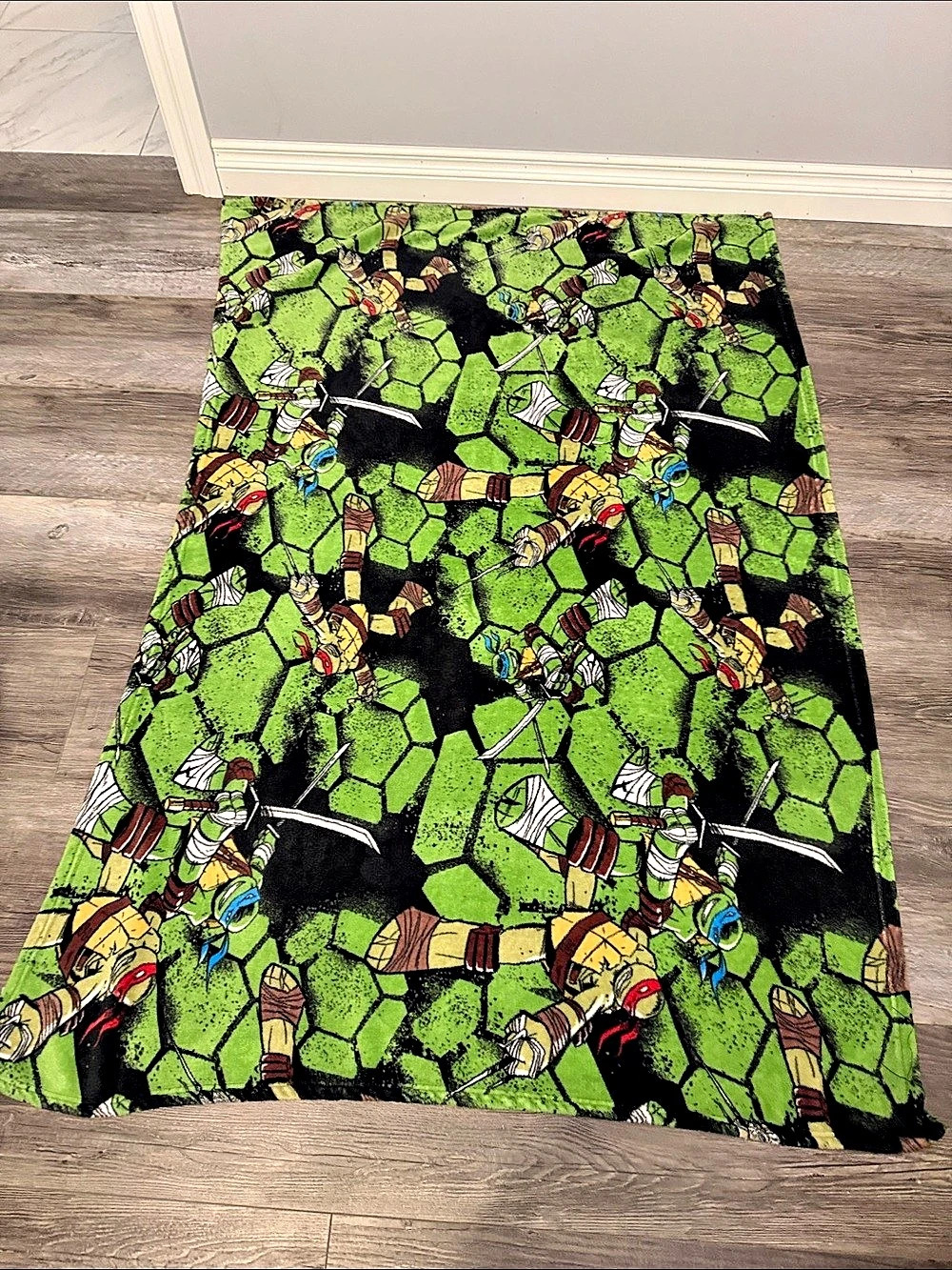 Teenage Mutant Ninja Turtles Green & Black Geometric Blanket